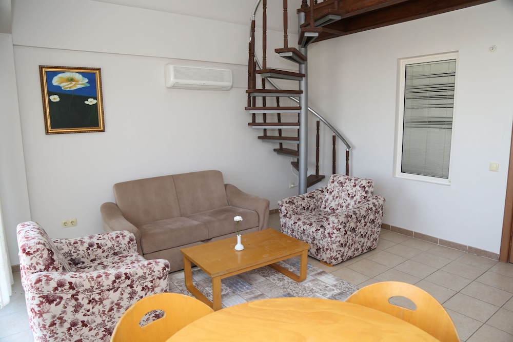 Apartment photo 3