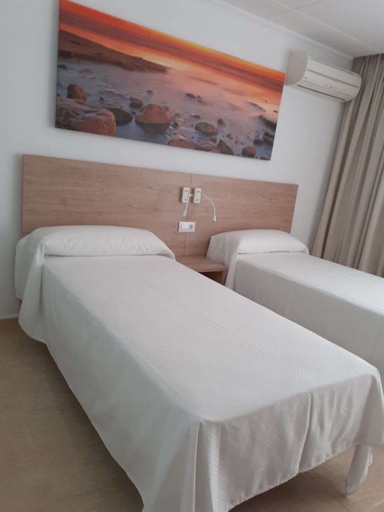 Double or twin room with terrace, 2 people - Photo 4