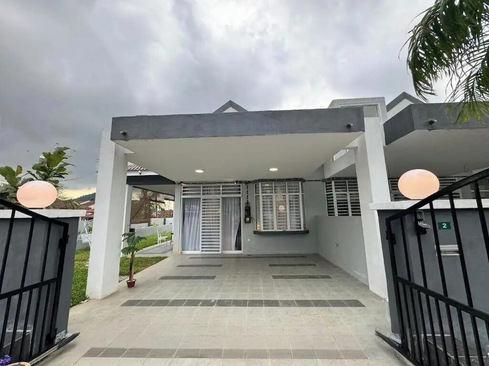 Family House, 4 Bedrooms, Garden View