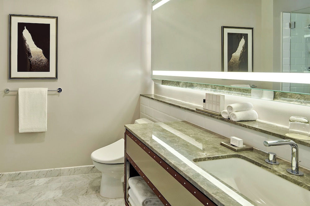 Deluxe Room, 2 Double Beds thumbnail 6