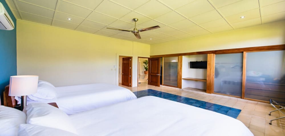 Double Room, 2 Queen Beds, Garden View photo 2