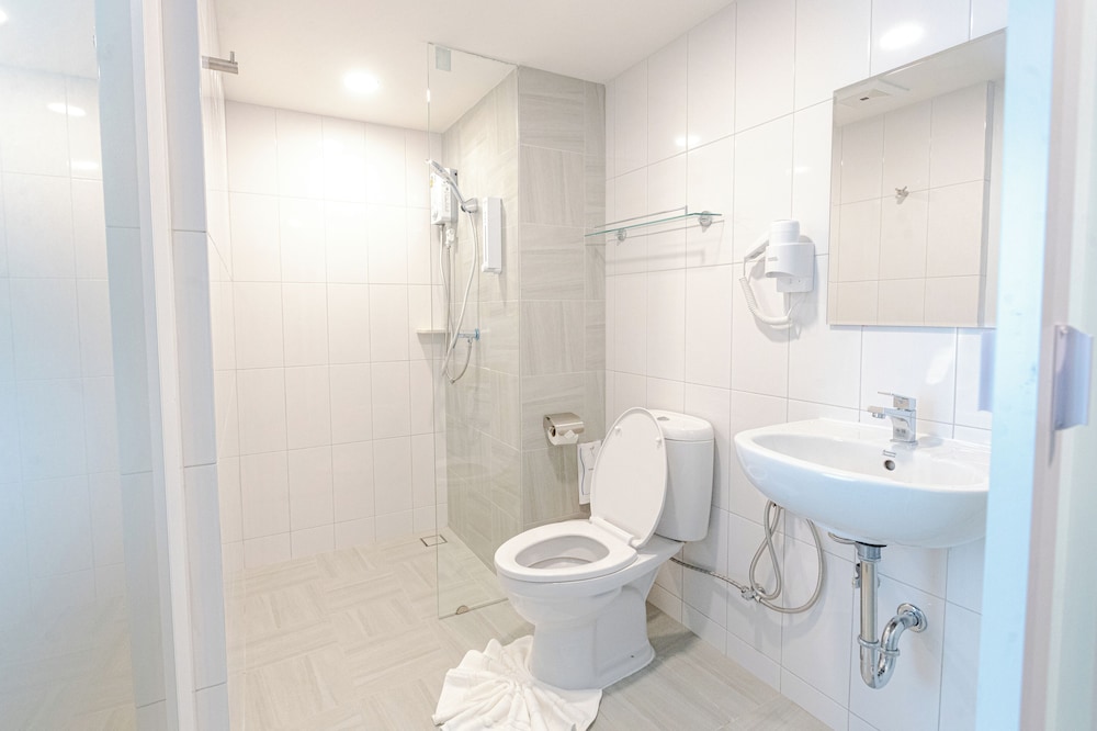 Standard Twin Room - Photo 4