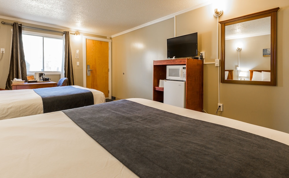Family Room, 2 Double Beds (Not Pet Friendly)