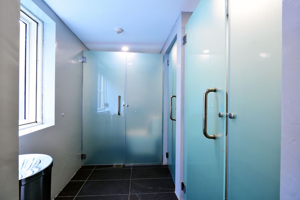 Private Room with 7 Single Pods photo 3