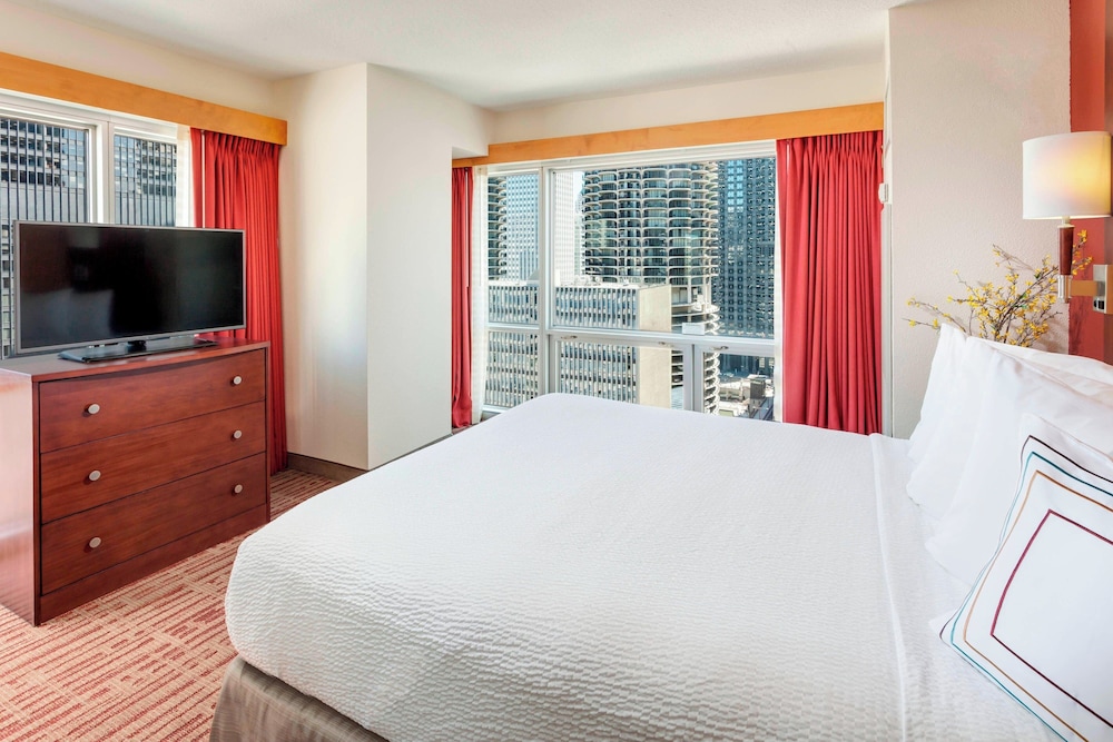 Studio, 1 King Bed with Sofa bed, City View - Photo 4