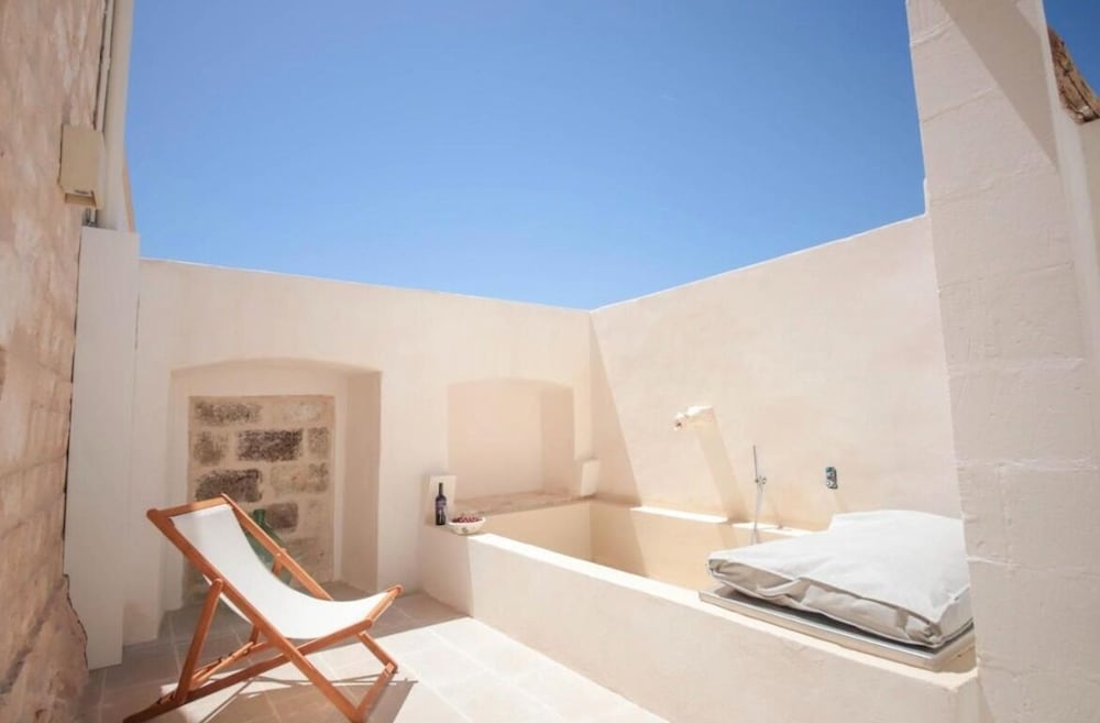 Suite 4 Deluxe Double Room- Private Pool