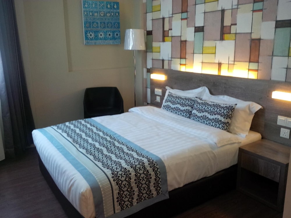 Superior Room, 1 Queen Bed, City View photo 3