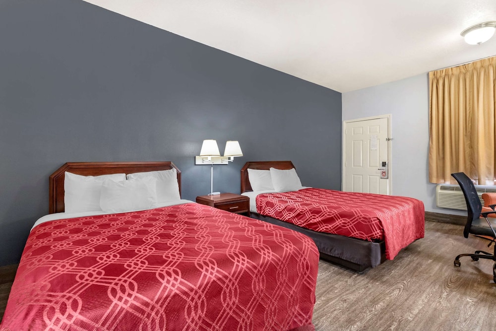 Standard Room, 2 Double Beds photo 2