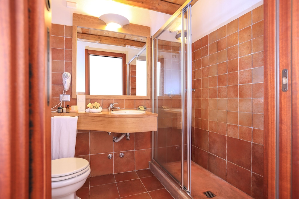 Classic Double Room - Photo 9