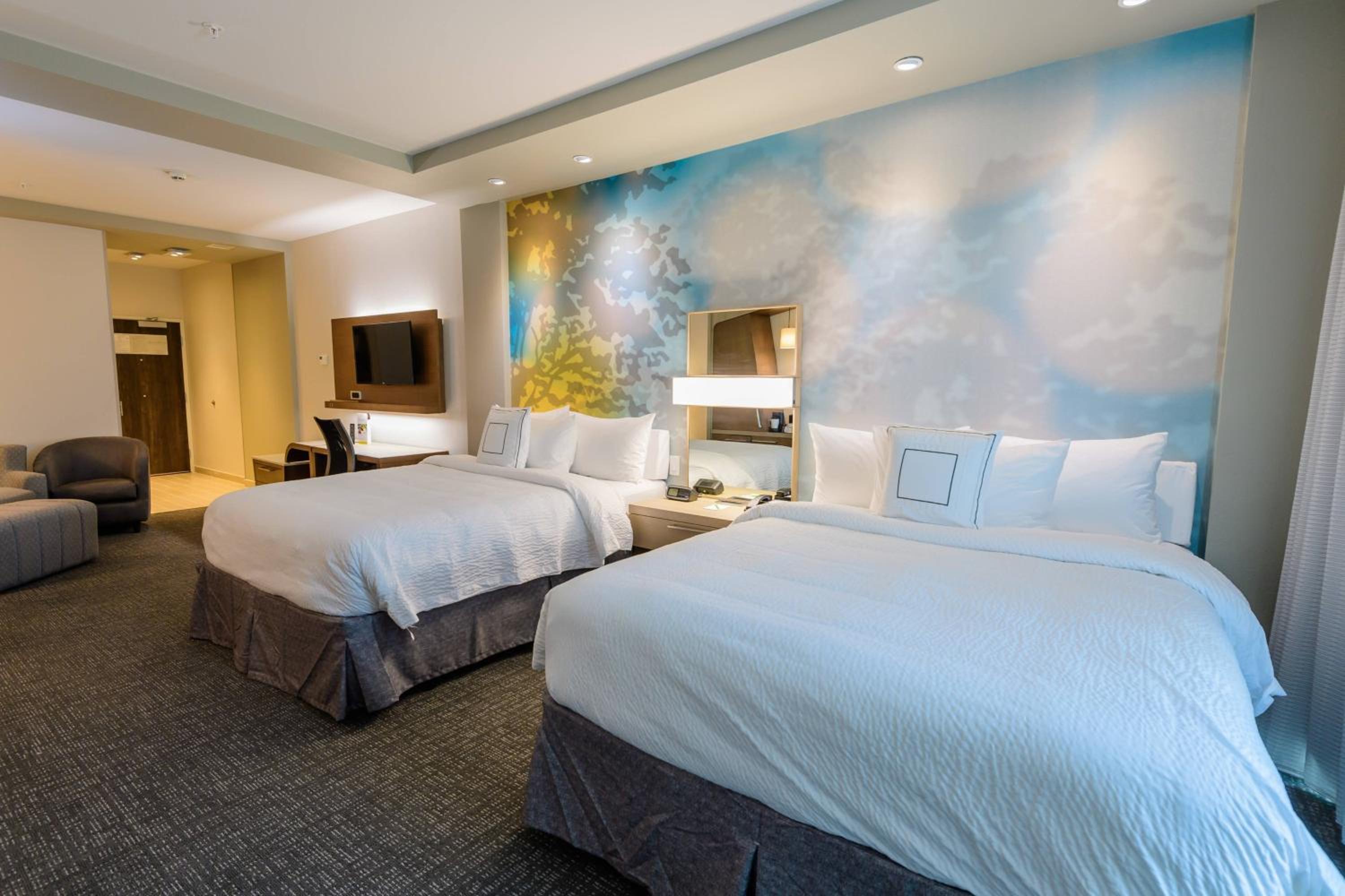 Large Queen Room with Two Queen Beds and Sofa Bed photo 2