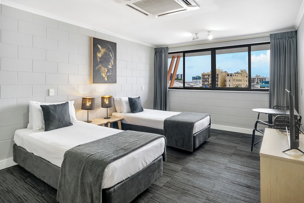 Hotel Twin Room - Photo 1