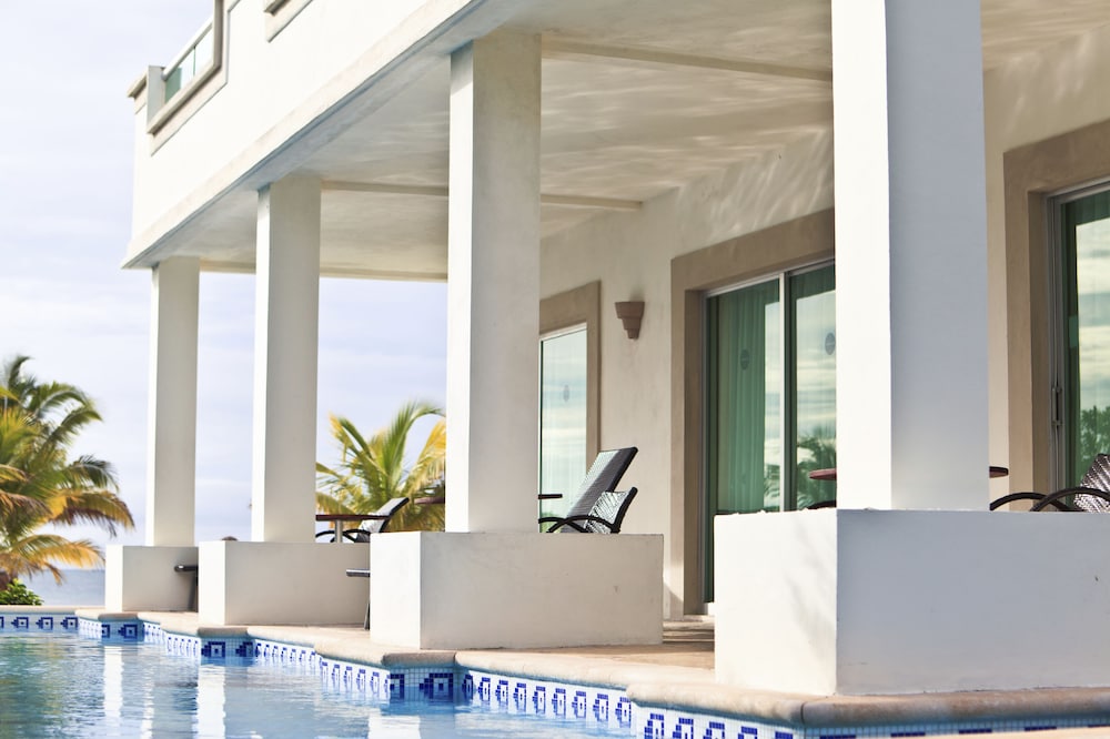 Suite, Pool Access, Garden View (Emerald) - Photo 11