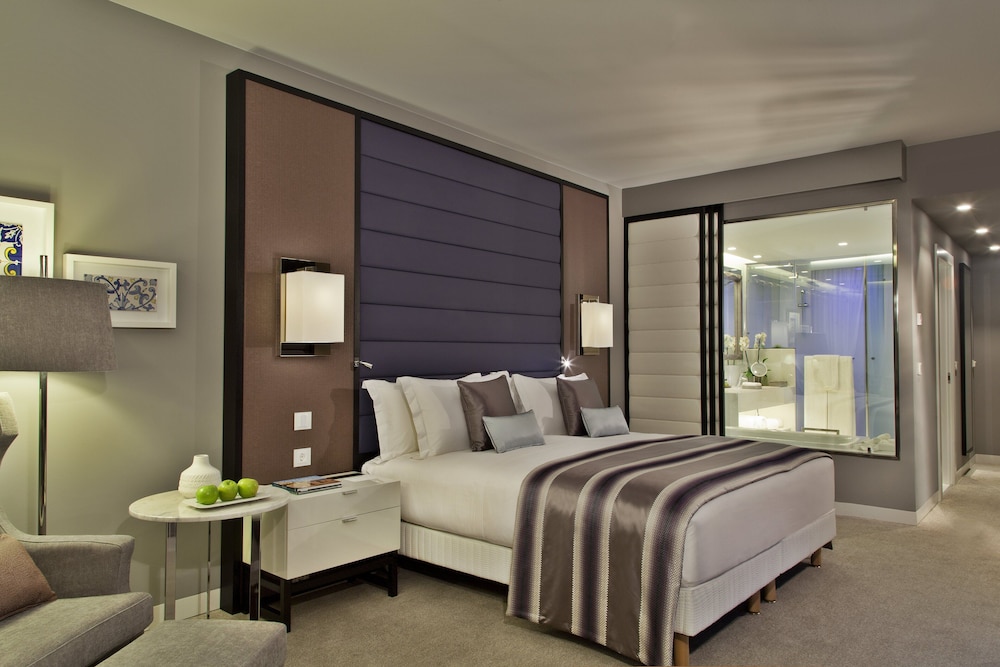 Premium Twin Room with Ocean View thumbnail 6