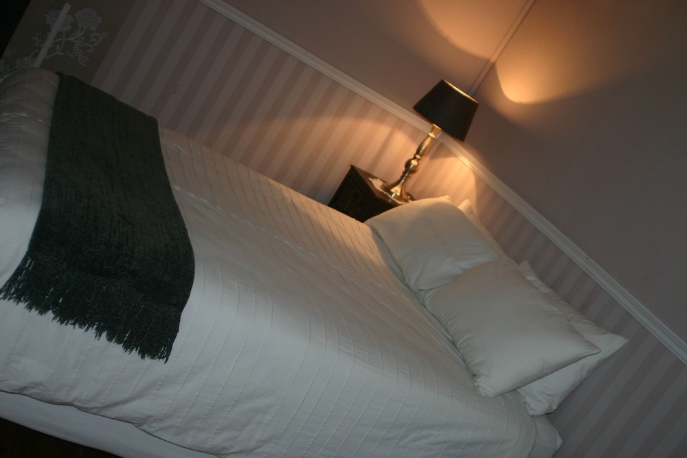 Room (Queen)