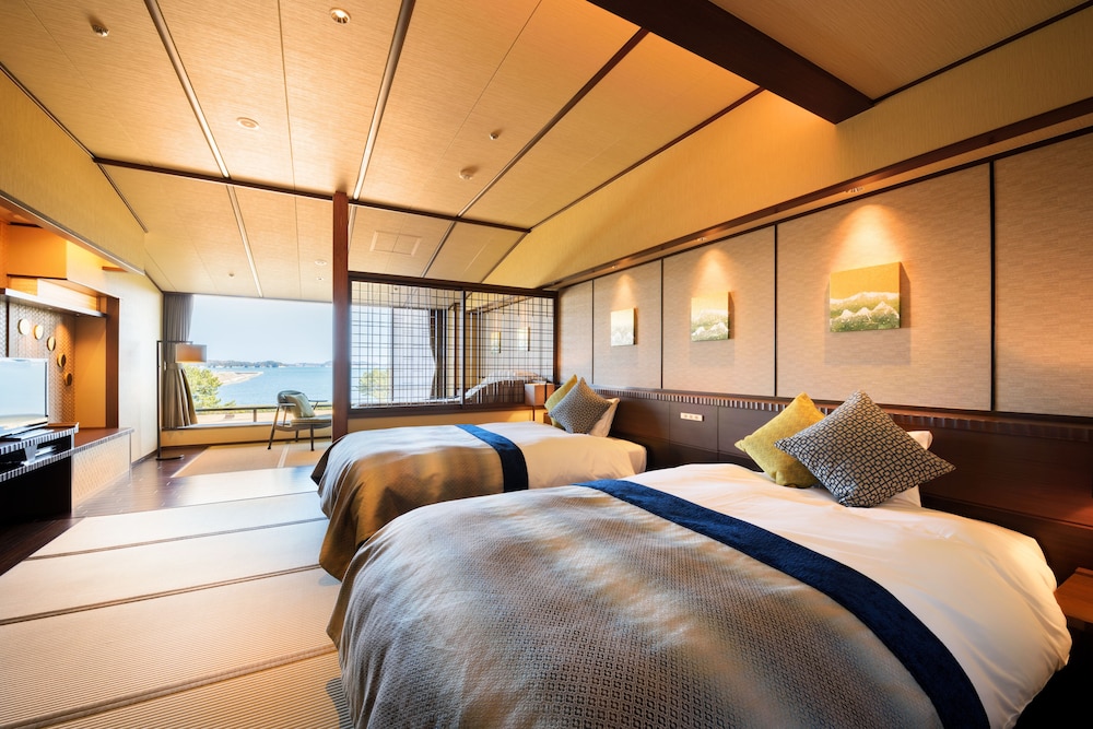Twin Room (View Twin, Corner Sofa, RW4,5F)