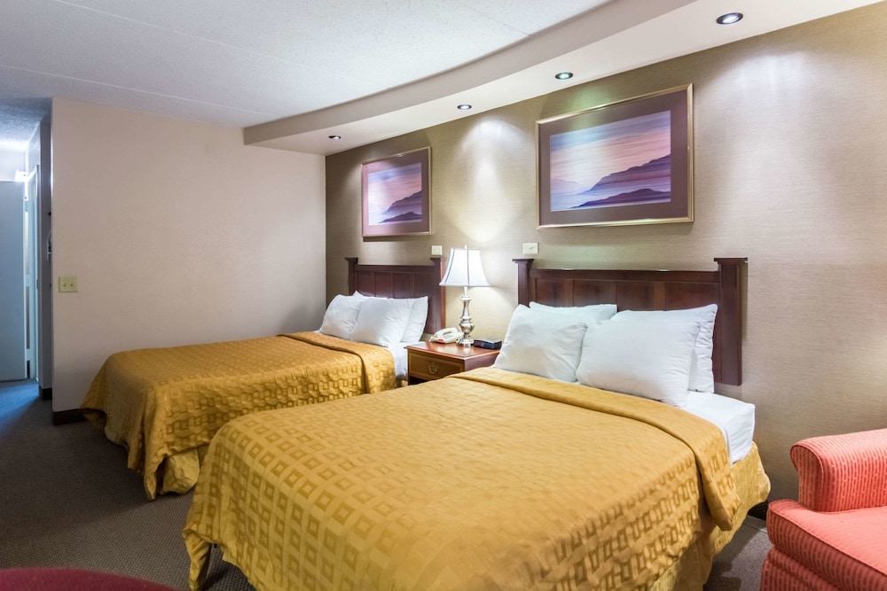 Standard Room, 2 Double Beds, Non Smoking - Photo 2