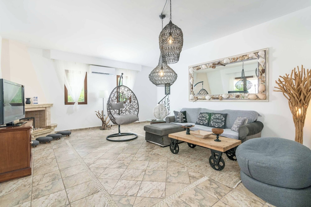 Villa (4 Bedrooms) photo 2