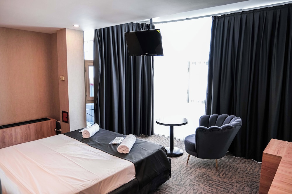 Standard Double Room, City View