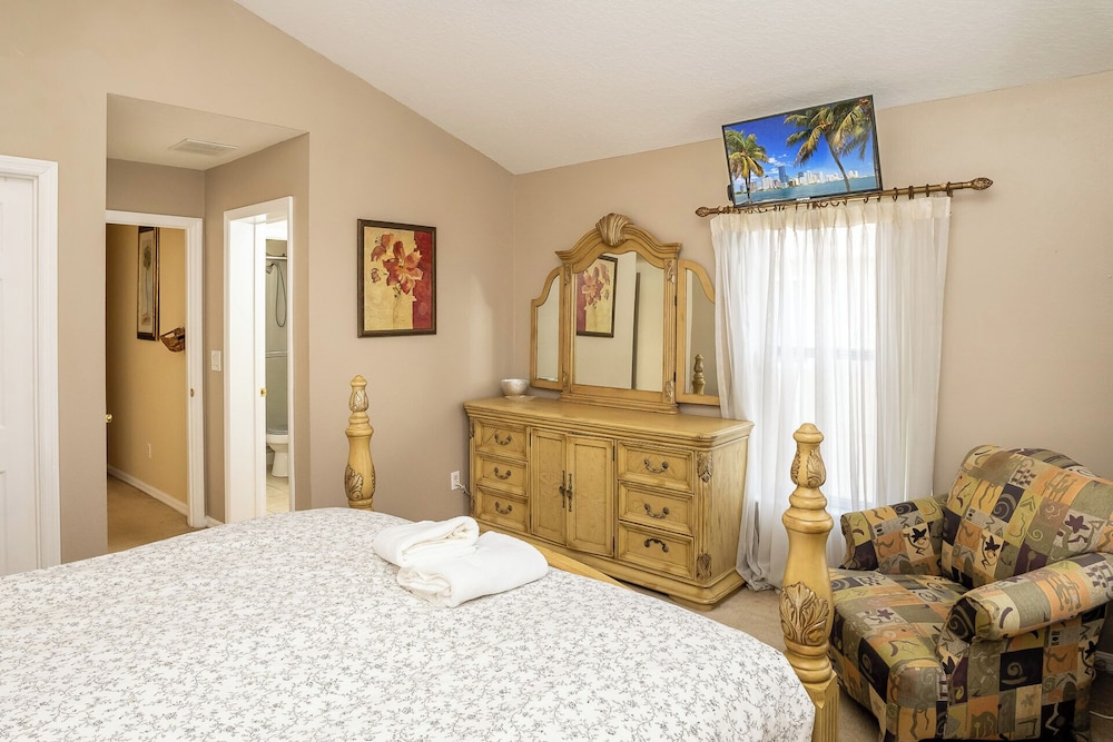 House, Multiple Beds, Pool Access, Pool View (Santa Cruz Retreat)