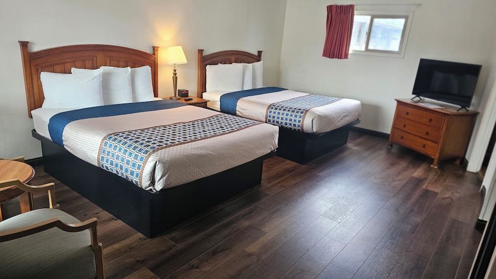 Standard Room, 2 Queen Beds, Non Smoking photo 1
