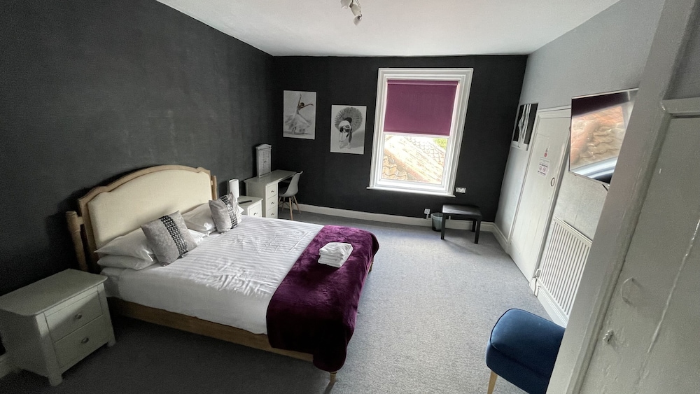 Deluxe Double Room - Photo 9