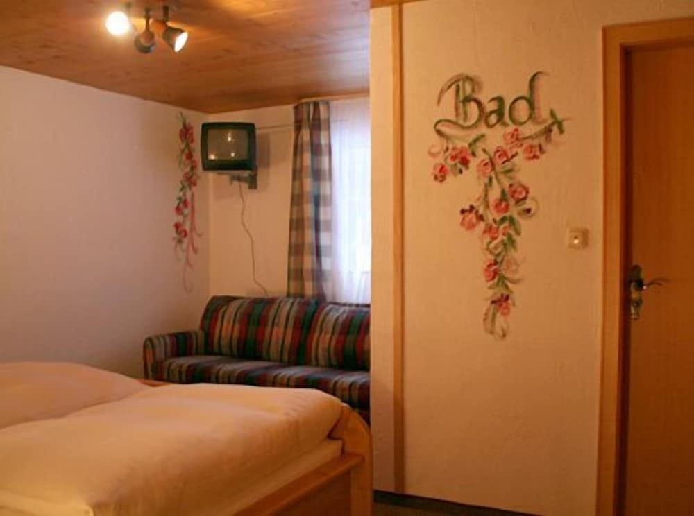 Double Room, 1 Queen Bed