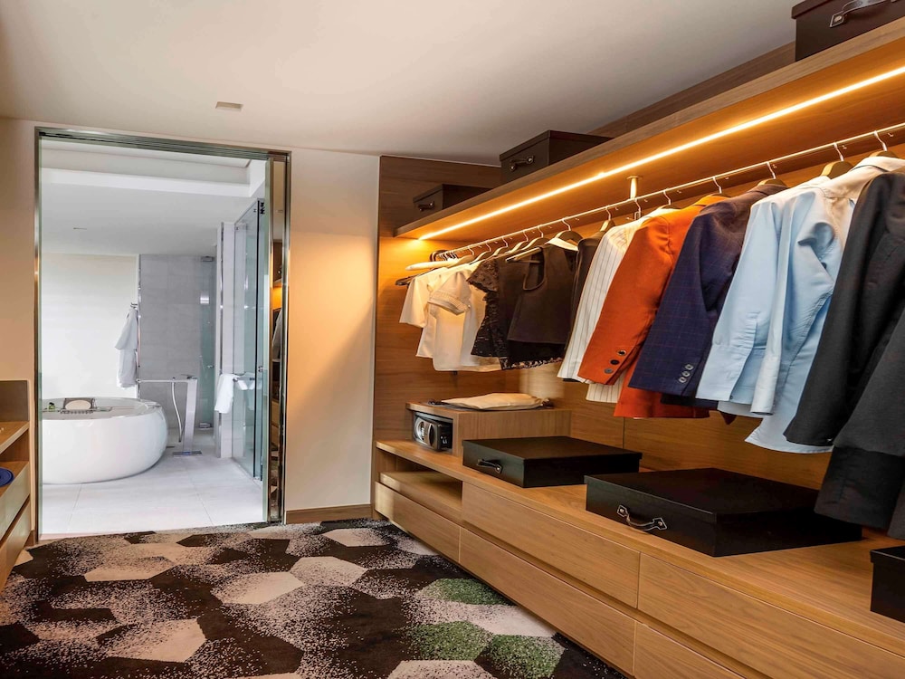 Club Room, 1 King Bed, Business Lounge Access (Prestige, Angel Of Independence View)