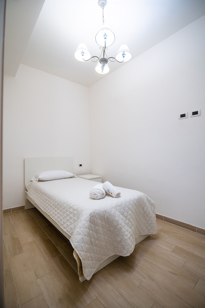 Deluxe Apartment - Photo 13