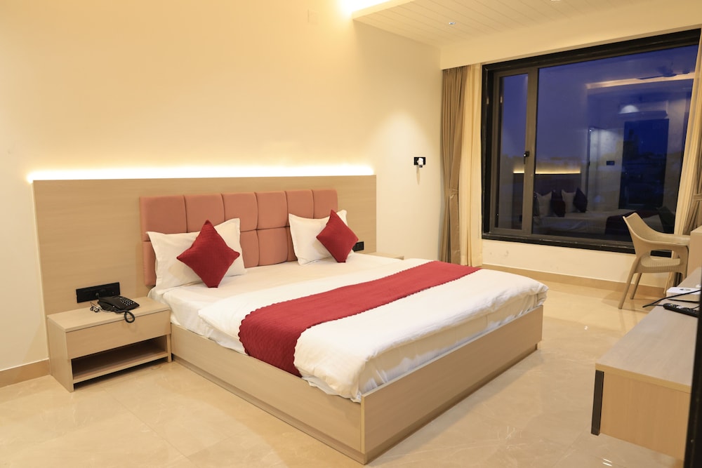 Luxury Double or Twin Room, City View