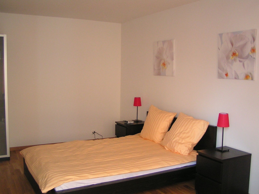 Studio, Kitchenette