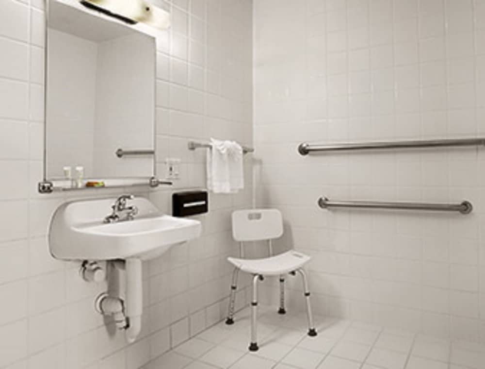 Standard Single Room, 1 Twin Bed, Accessible - Photo 10