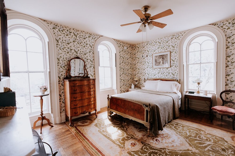Standard Double Room, Ensuite, Garden View (Magnolia Room)