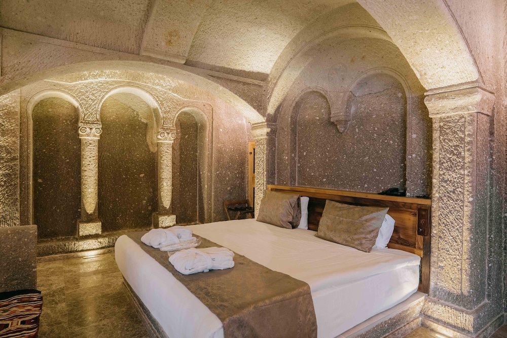 Premium Suite - Photo 17