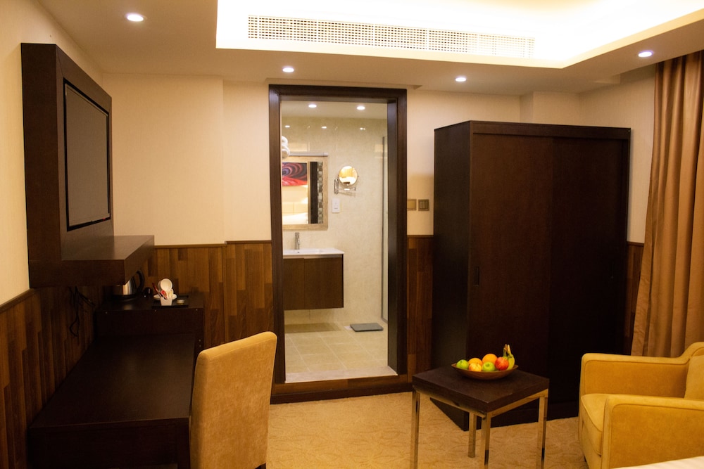 Premium Double or Twin Room, Multiple Beds - Photo 5