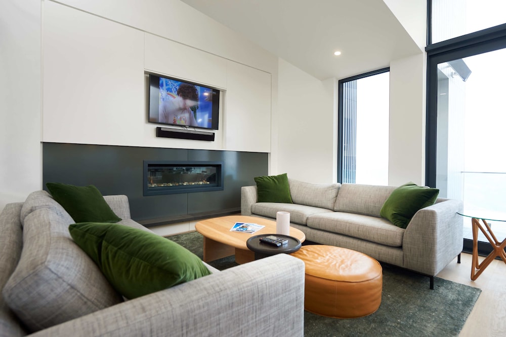 Luxury Chalet, 3 Bedrooms (5 Whitehorse Village Road Mt Buller ) photo 3