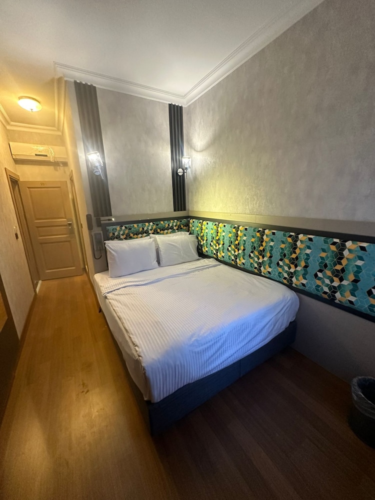 Standard Double Room, City View photo 3