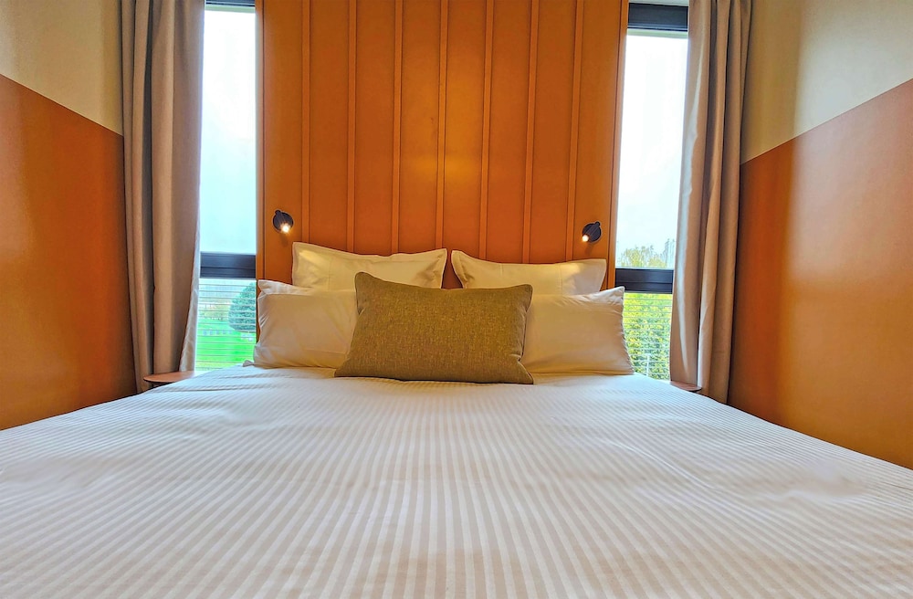 Superior Room, 1 Queen Bed - Photo 1