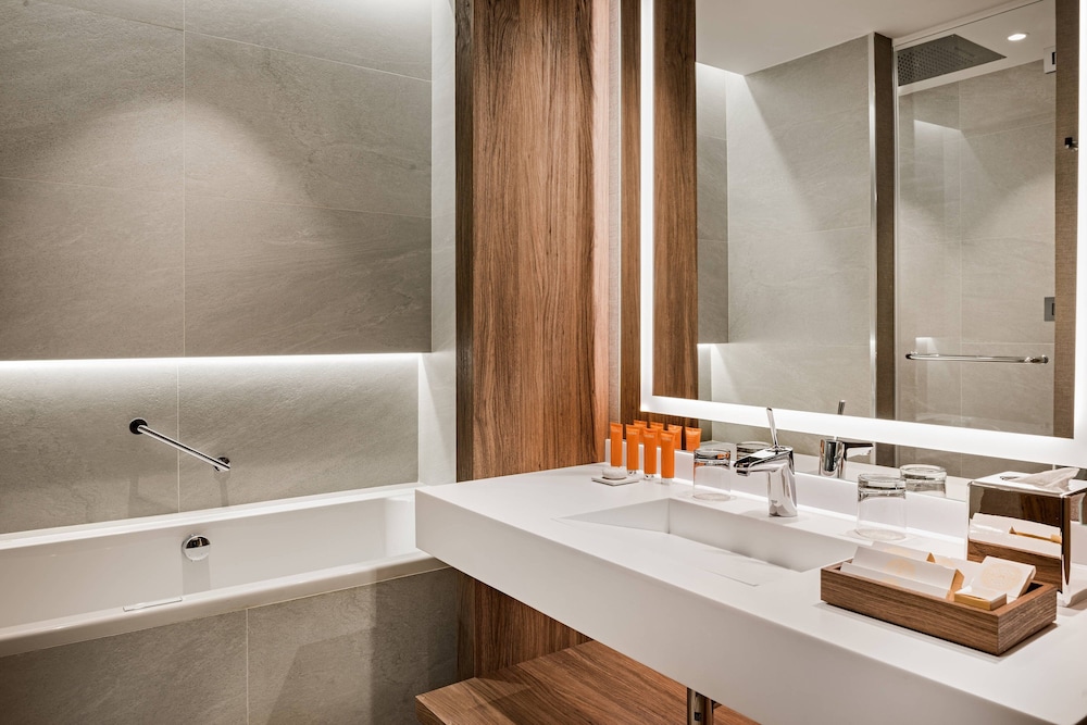 Suite, 1 Bedroom, City View