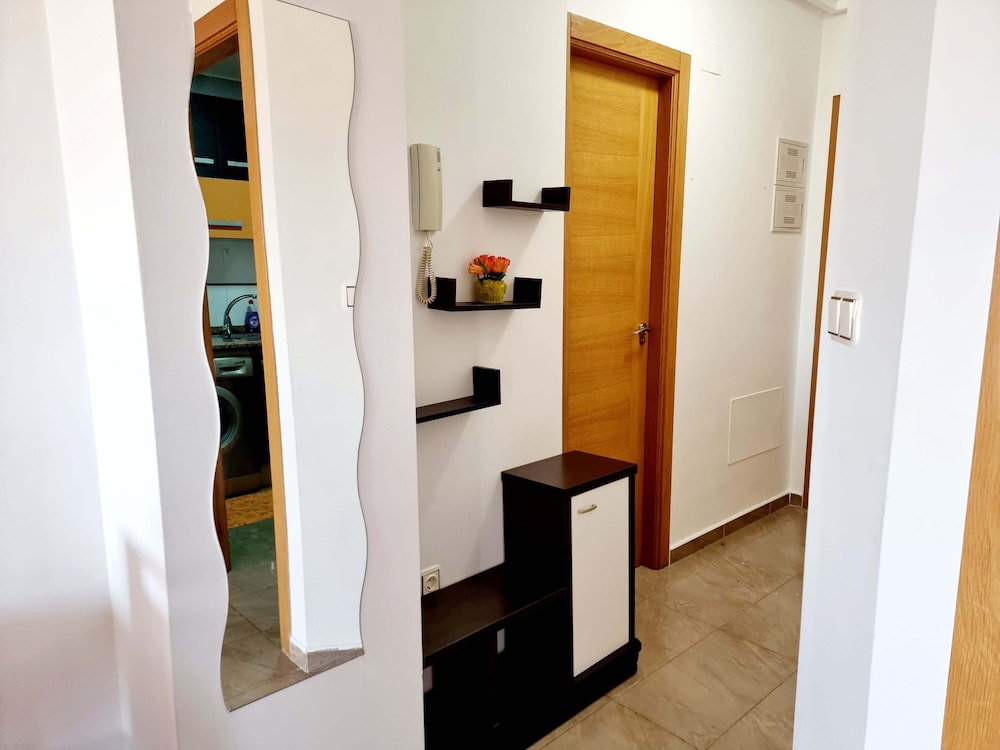Apt Near Center & Port, Billede 10