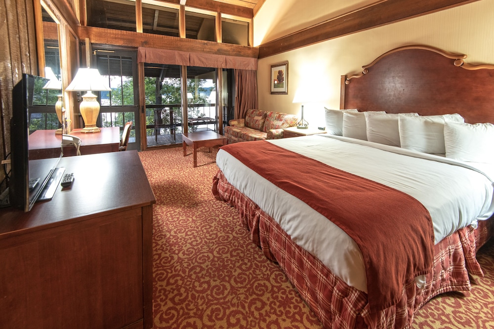 Deluxe Room, 1 King Bed with Sofa bed, Ground Floor