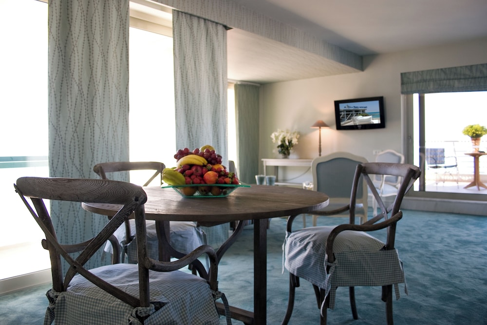 Junior Suite (Executive)