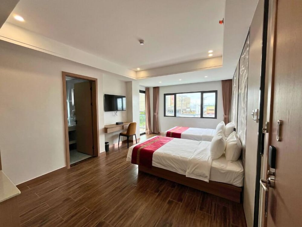 Deluxe Double or Twin Room, City View photo 2