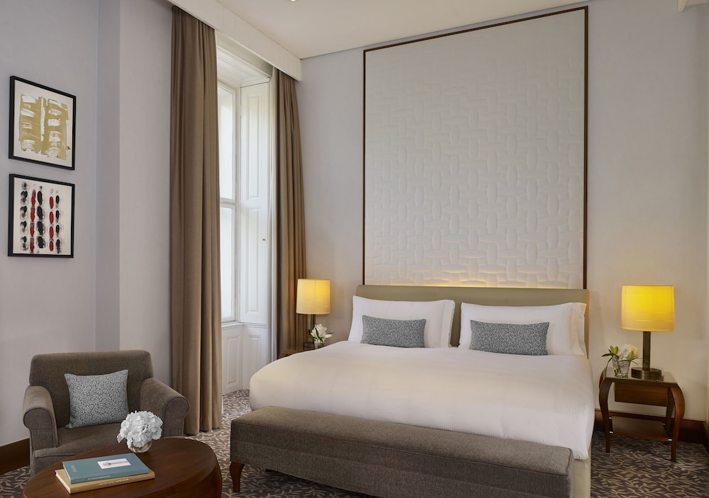 Premium King Room with One King Bed (Non Smoking)