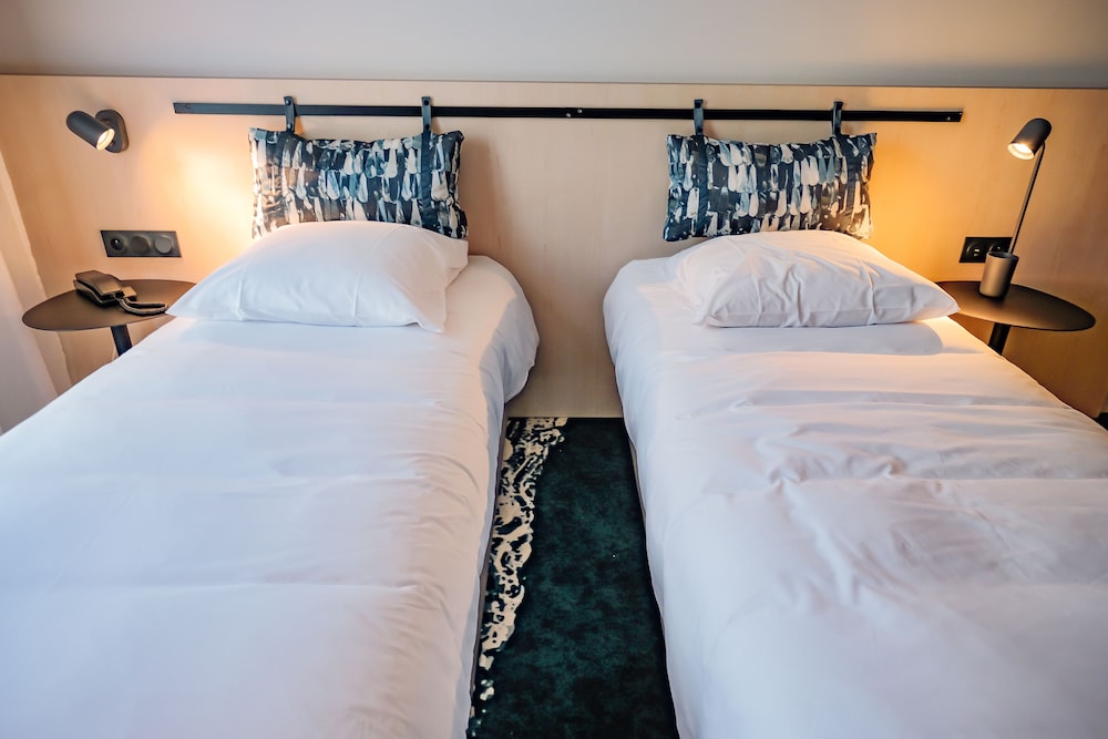 Standard Twin Room - Photo 1