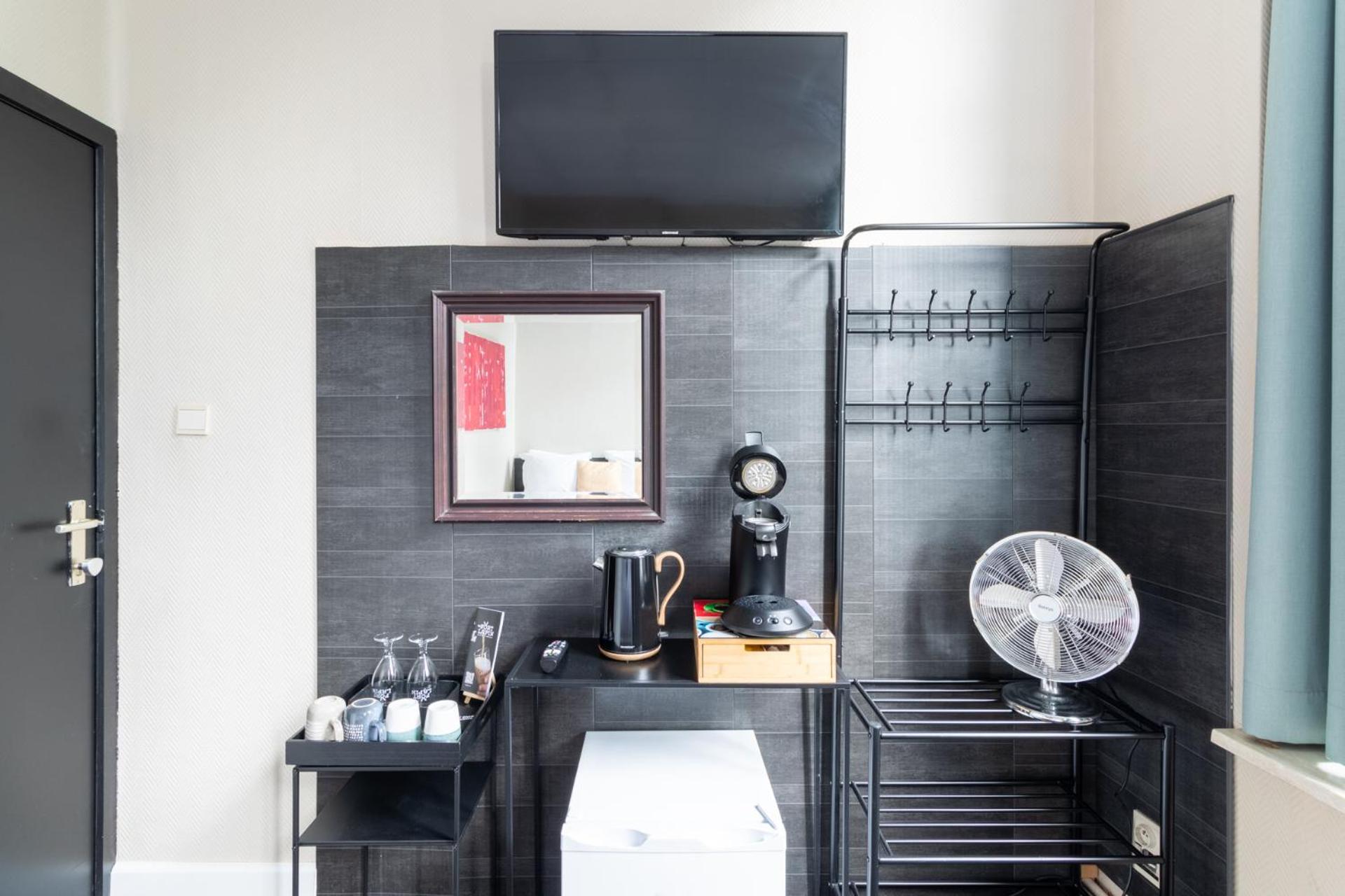 Quadruple Room with Private Bathroom