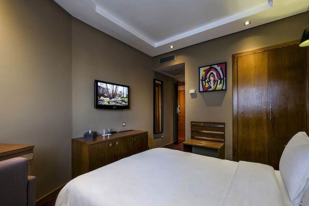 Standard Single Room, 1 Large Twin Bed, Non Smoking, Courtyard View