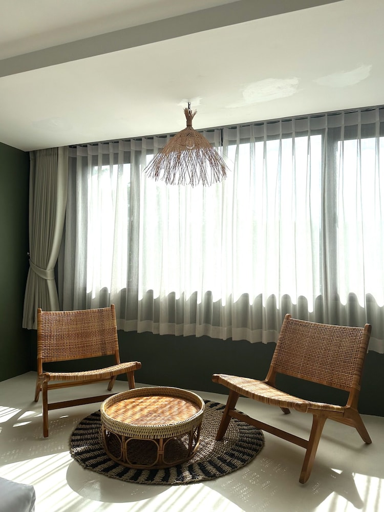 Suite - Photo 8