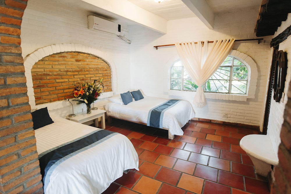 Beach Lower Apartment