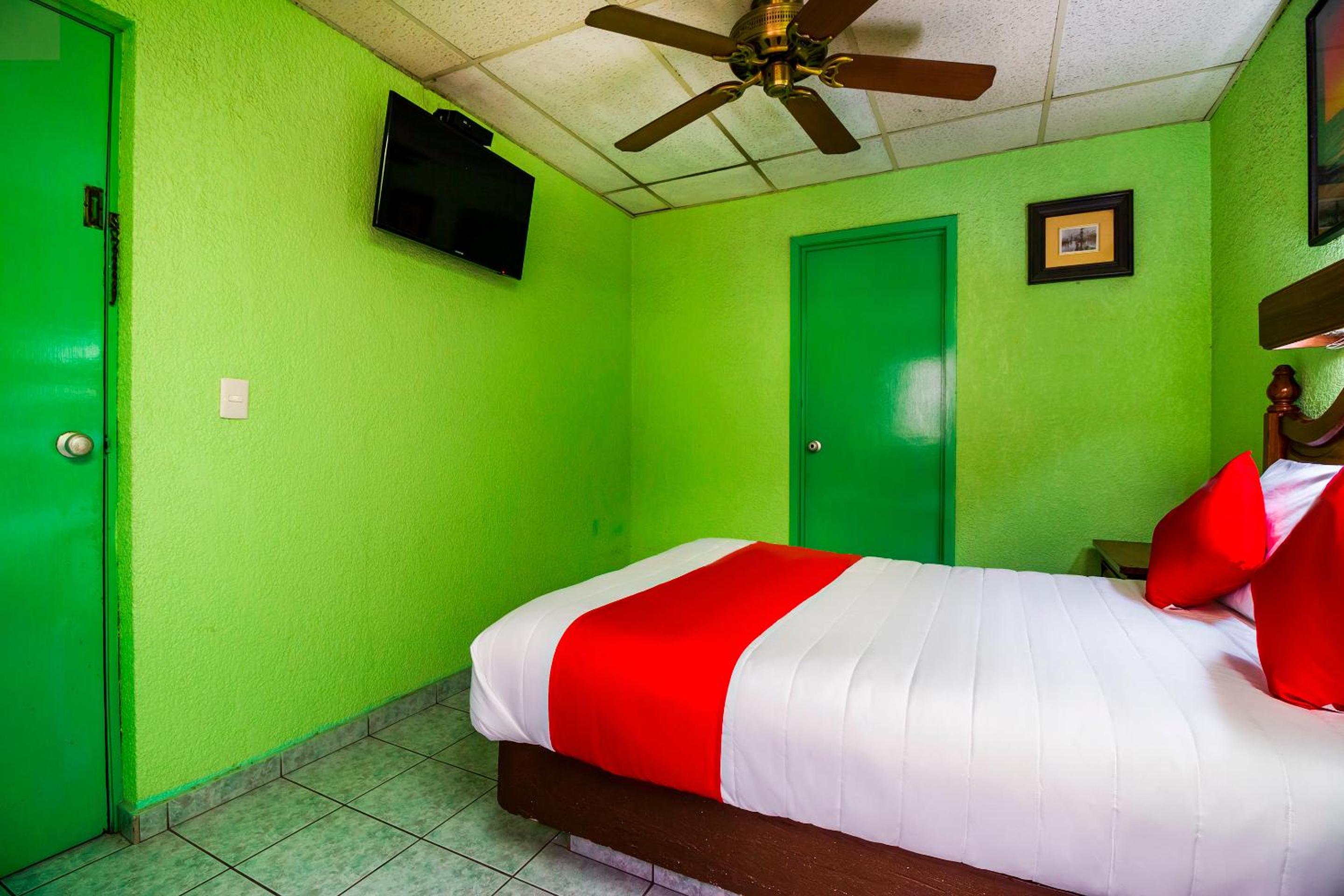 Economy Double Room - Photo 4