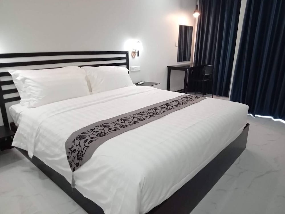 Deluxe Double Room - Photo 8